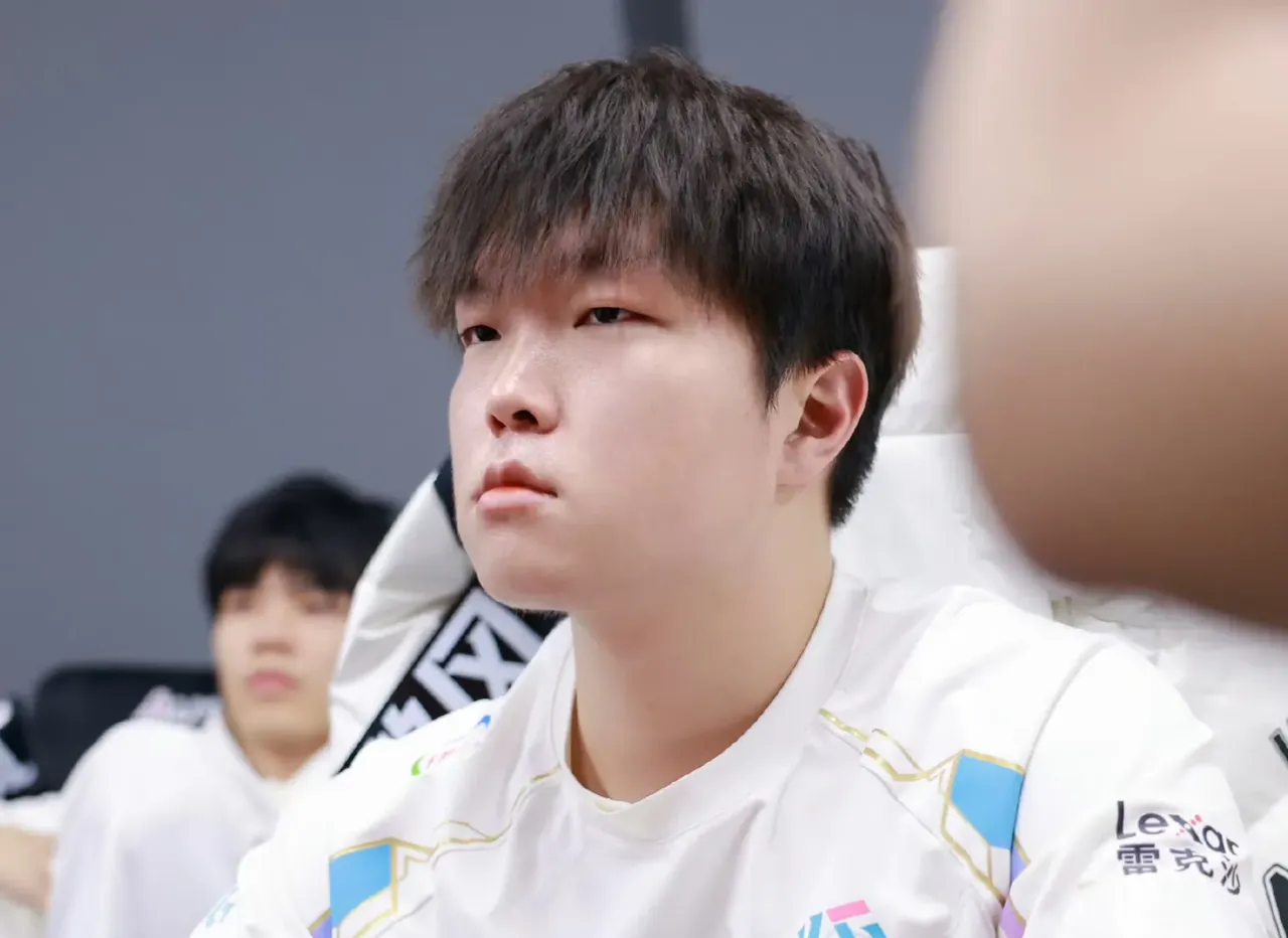 开云-包含JackeyLove在利物浦比赛中重返赛场,领先优势明显引发热议!的词条-开云